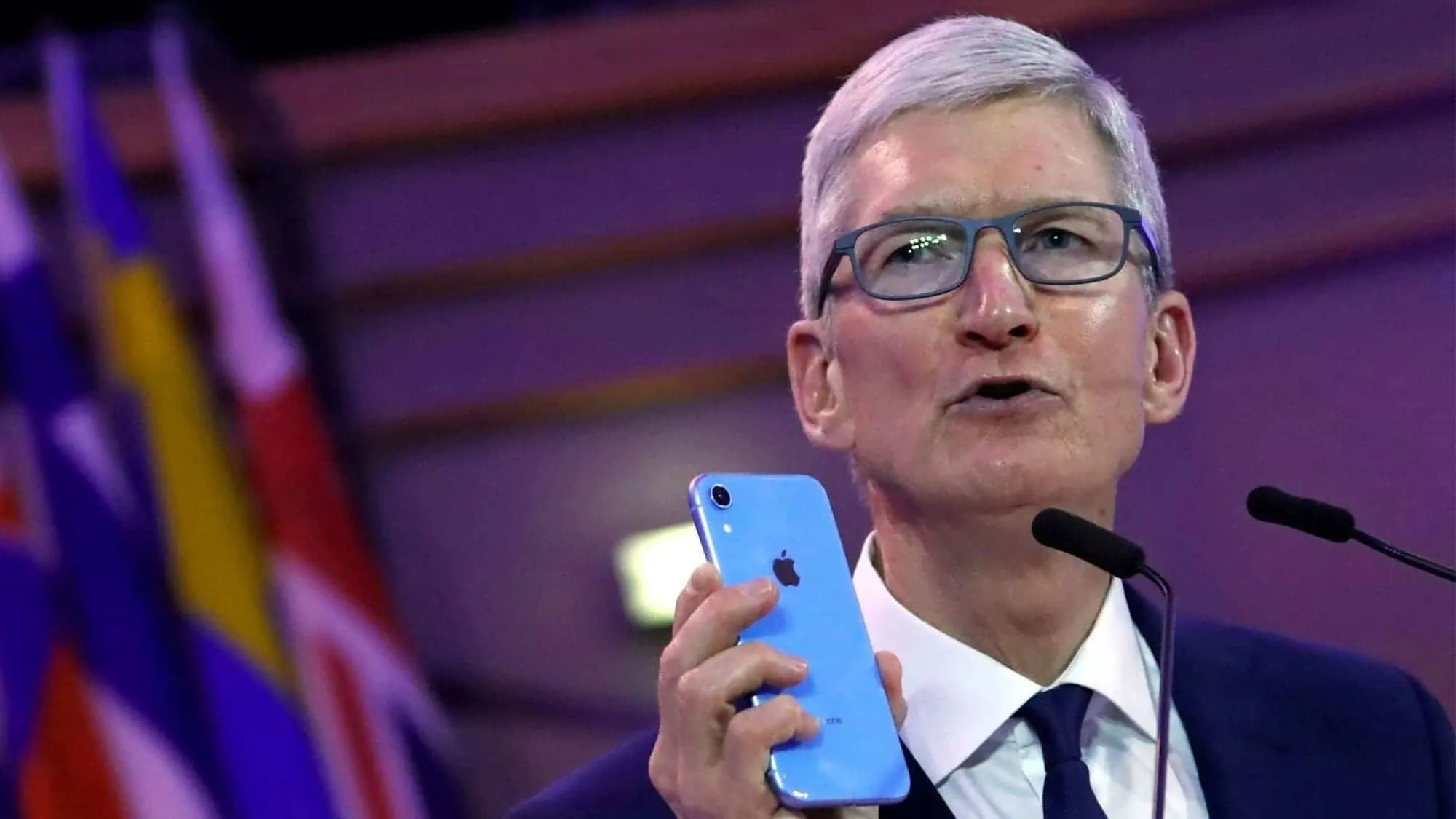 20190424135339 tim cook hero