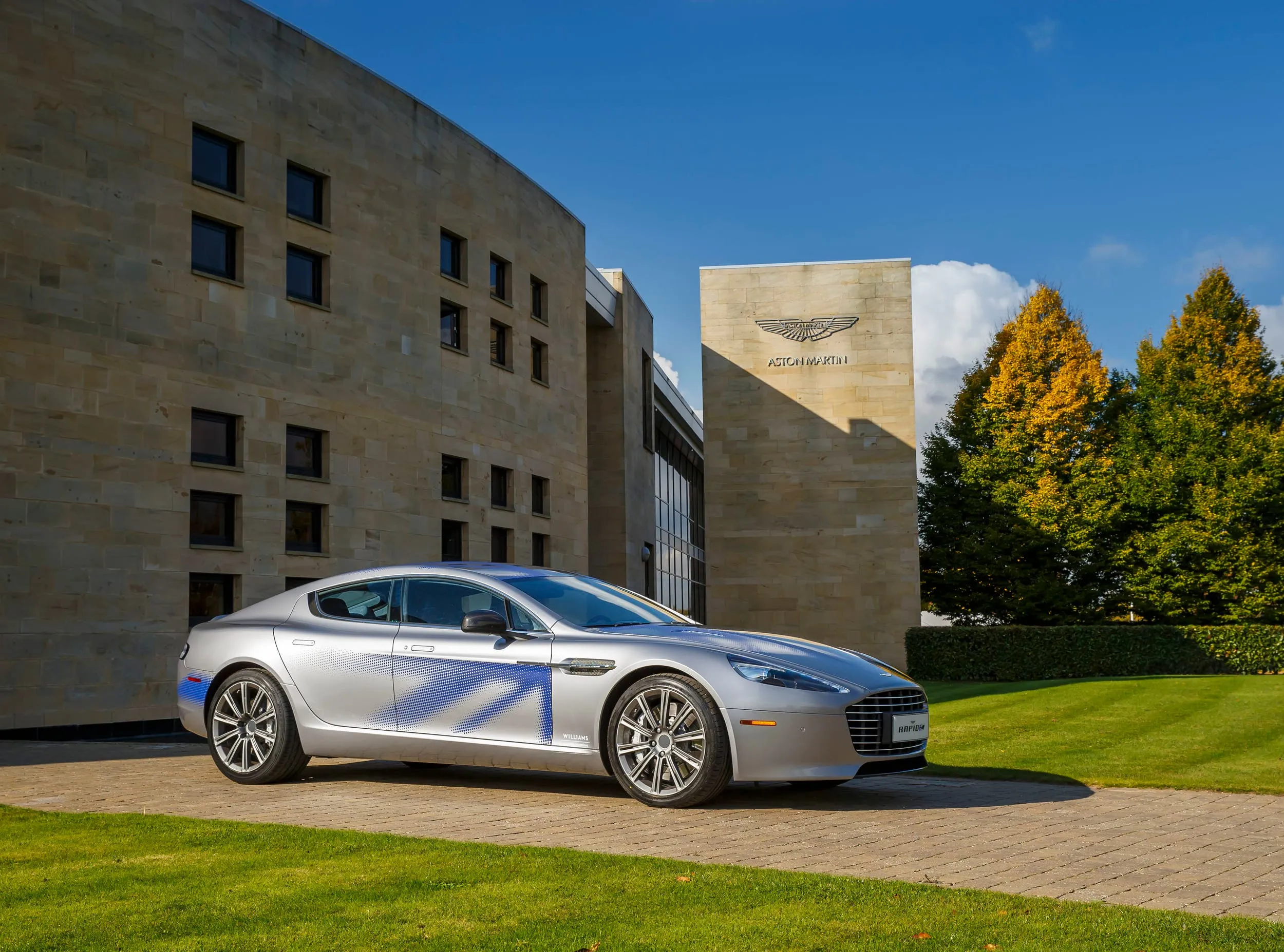 aston martin rapide concept 001 1
