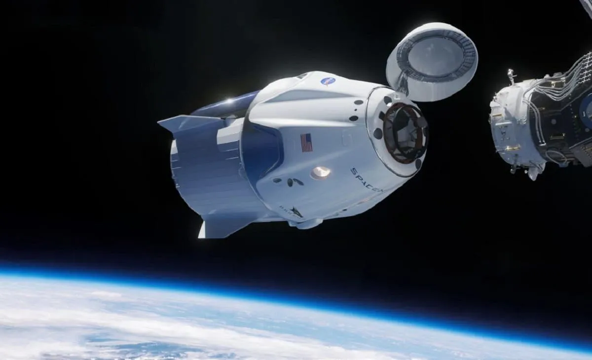 crew dragon approaches the iss spacex edit scaled 1 1140x694 1