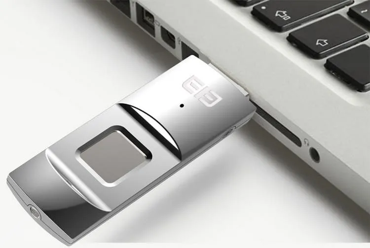 ele secret protected flash stick with fingerprint sensor