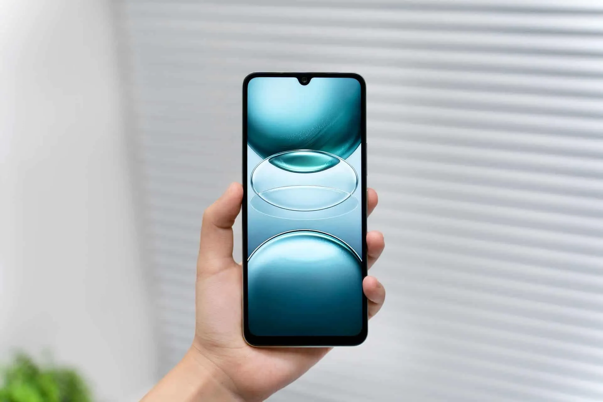 g100 hands on poster