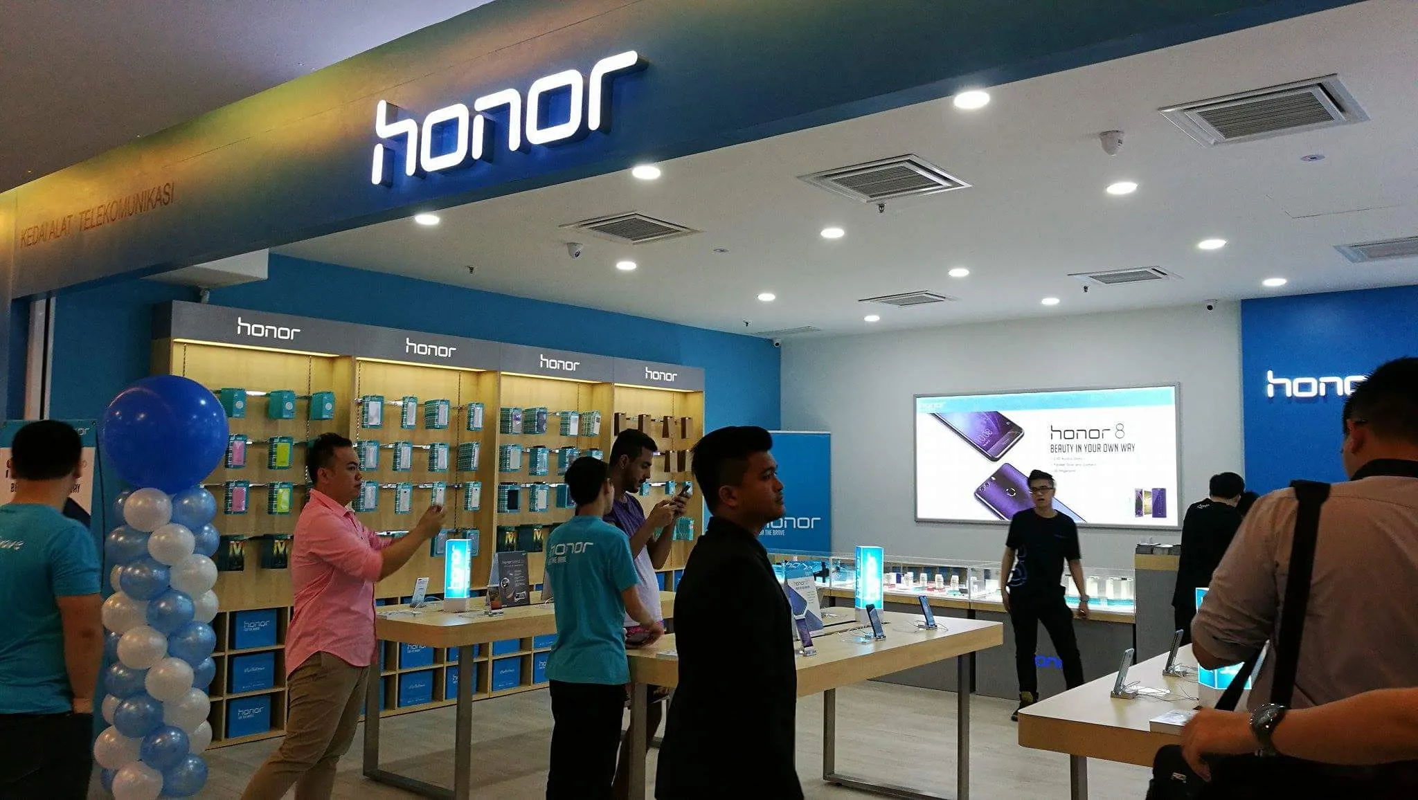 honor malaysia concept store 2