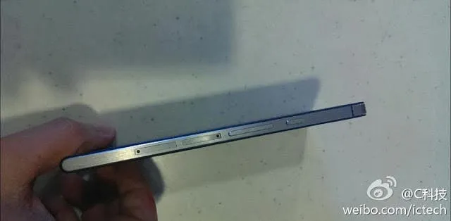 huawei ascend p r side