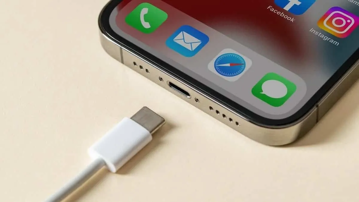 iphone usb c port
