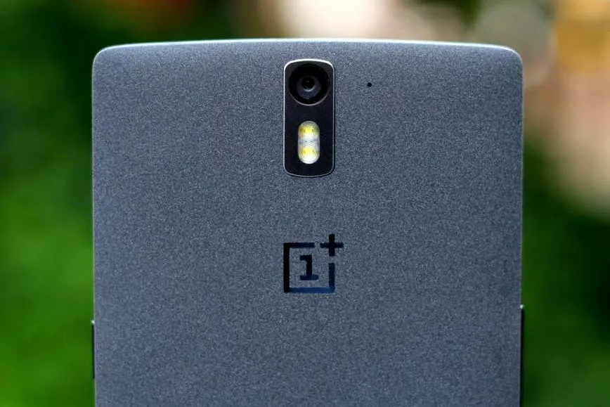 is a sandstone oneplus 5t coming on january 5