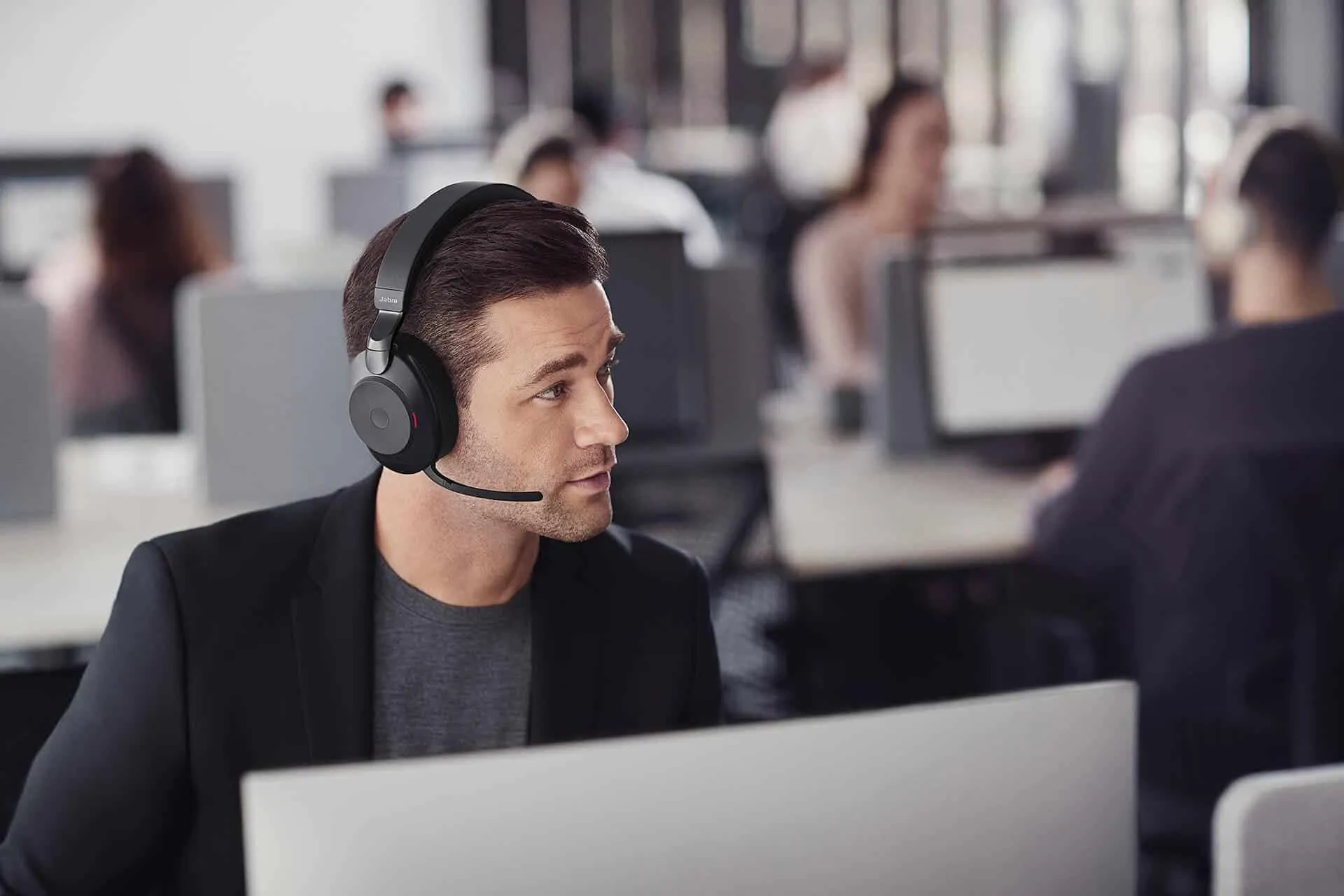 jabra evolve2 85 black open office collaboration