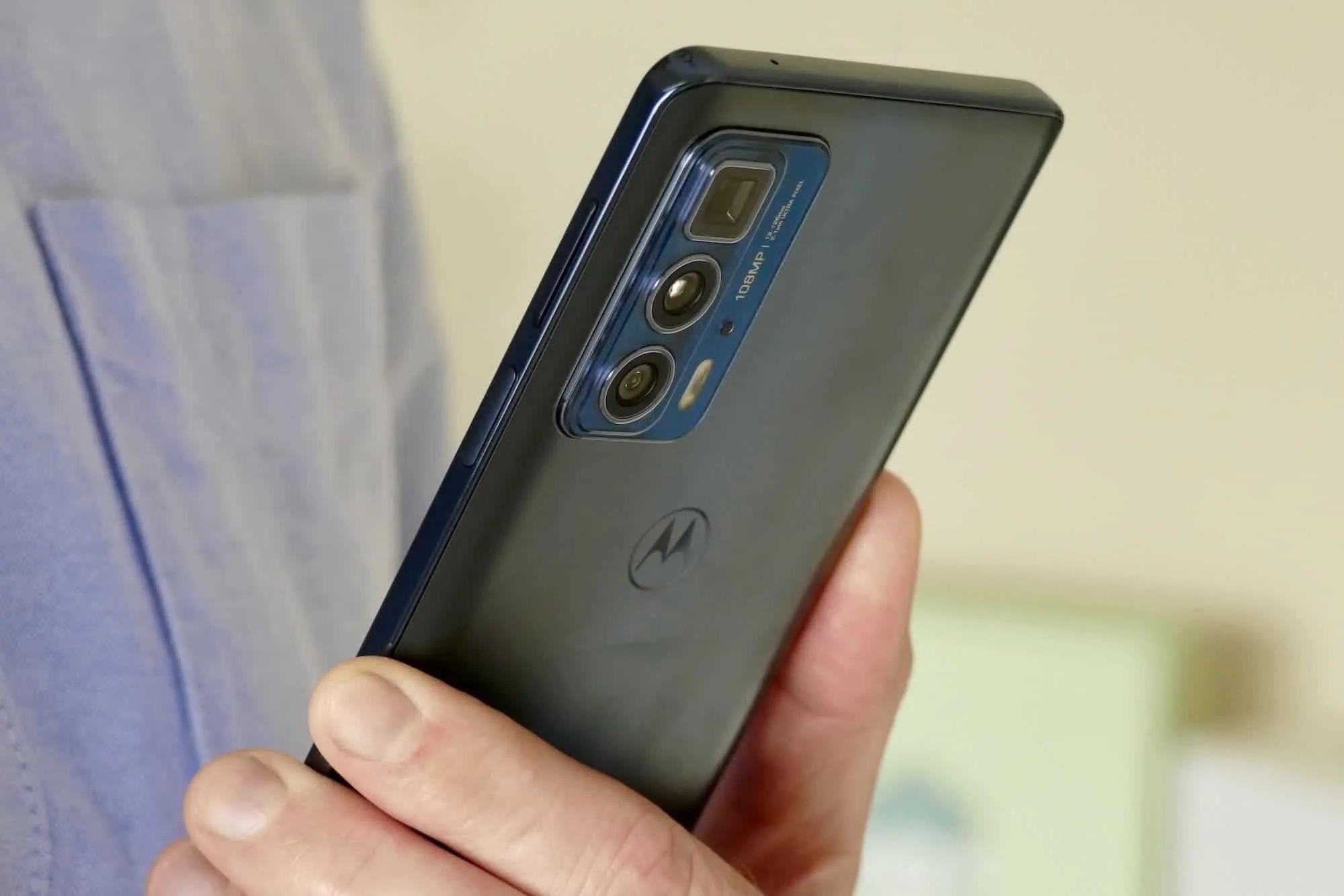 motorola moto edge 20 pro android 12