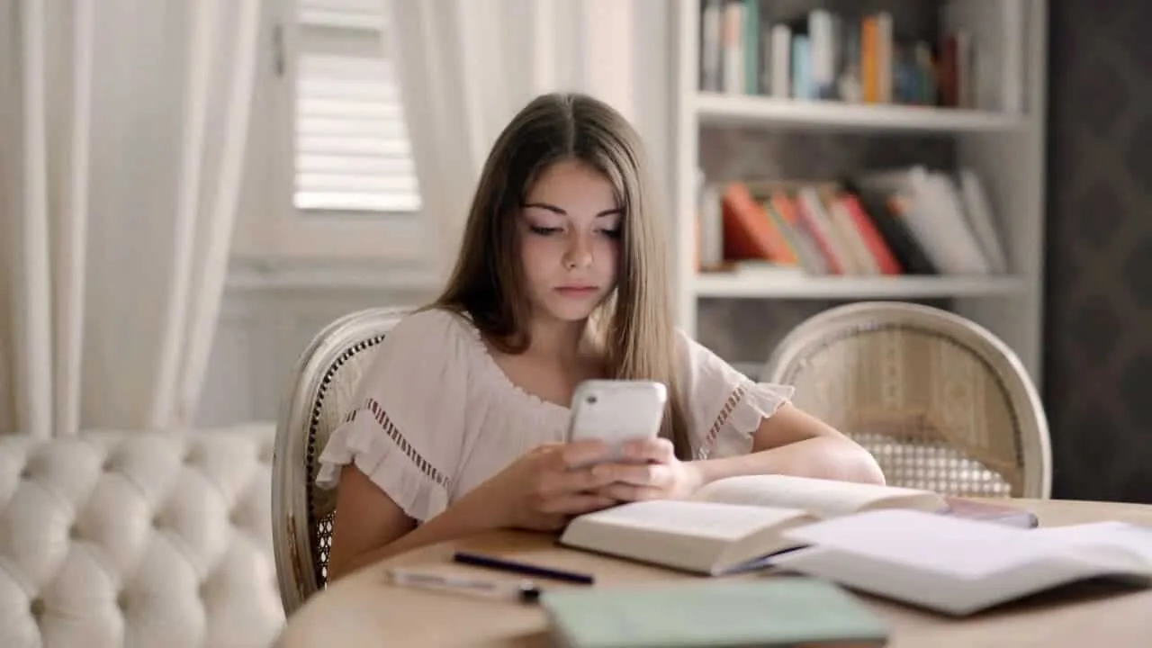 negative effects of smartphones on students