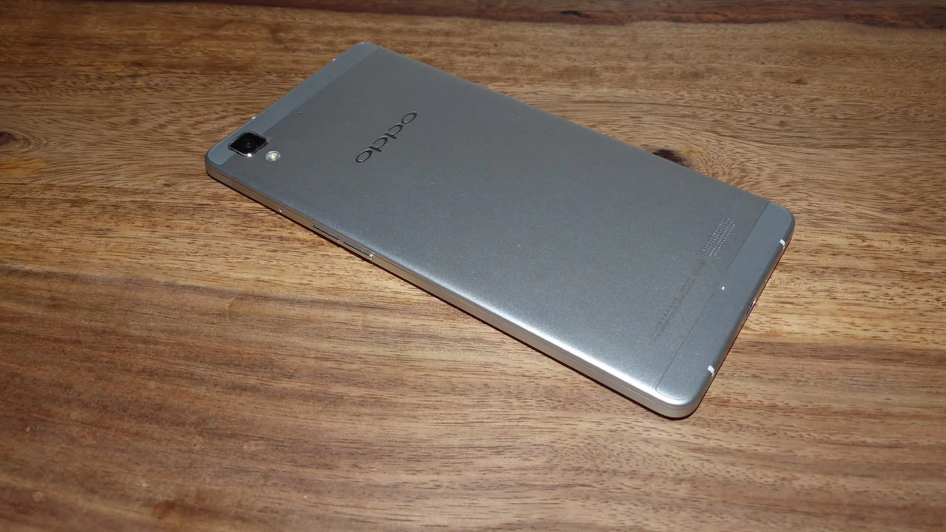 oppo r7 rear