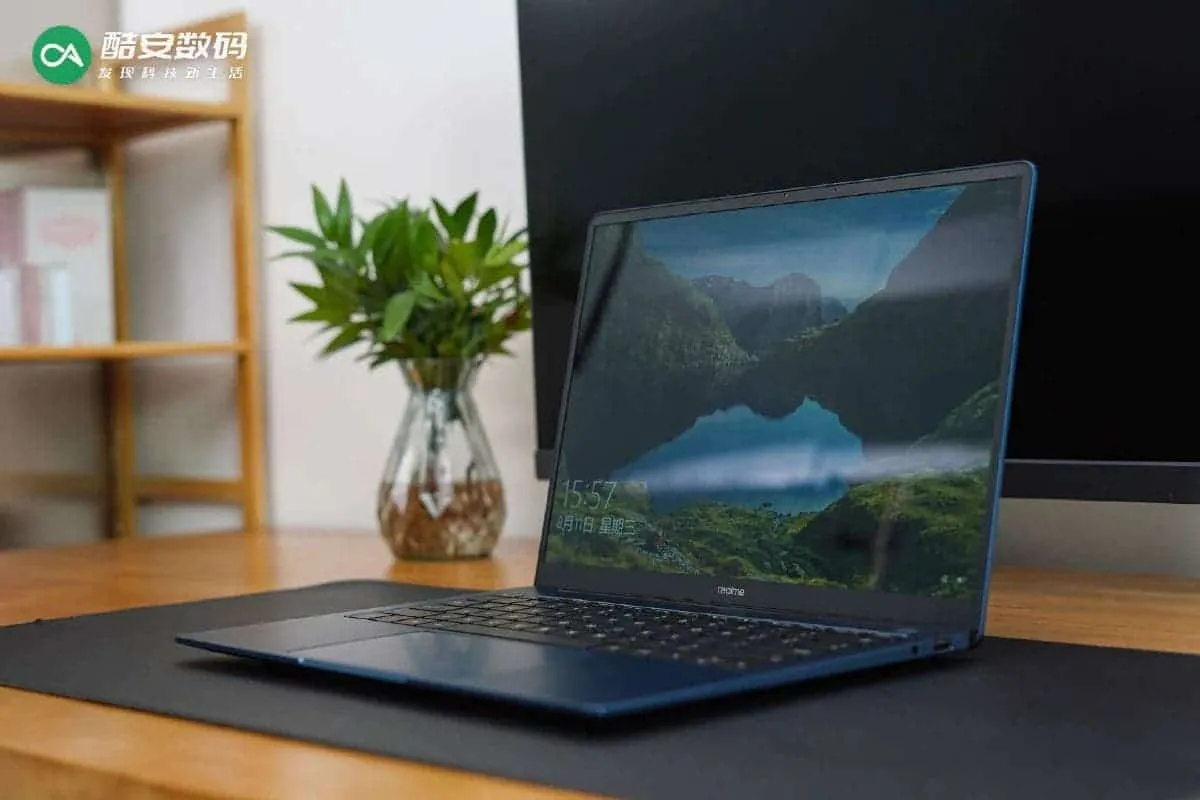 realme book live images leaked