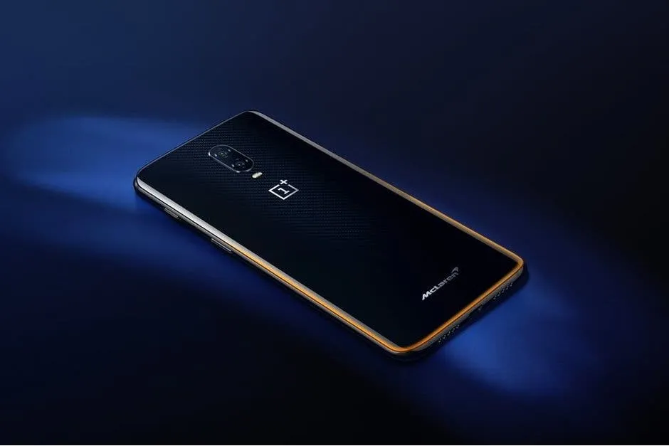 the oneplus 6t mclaren edition is now available to purchase for 699