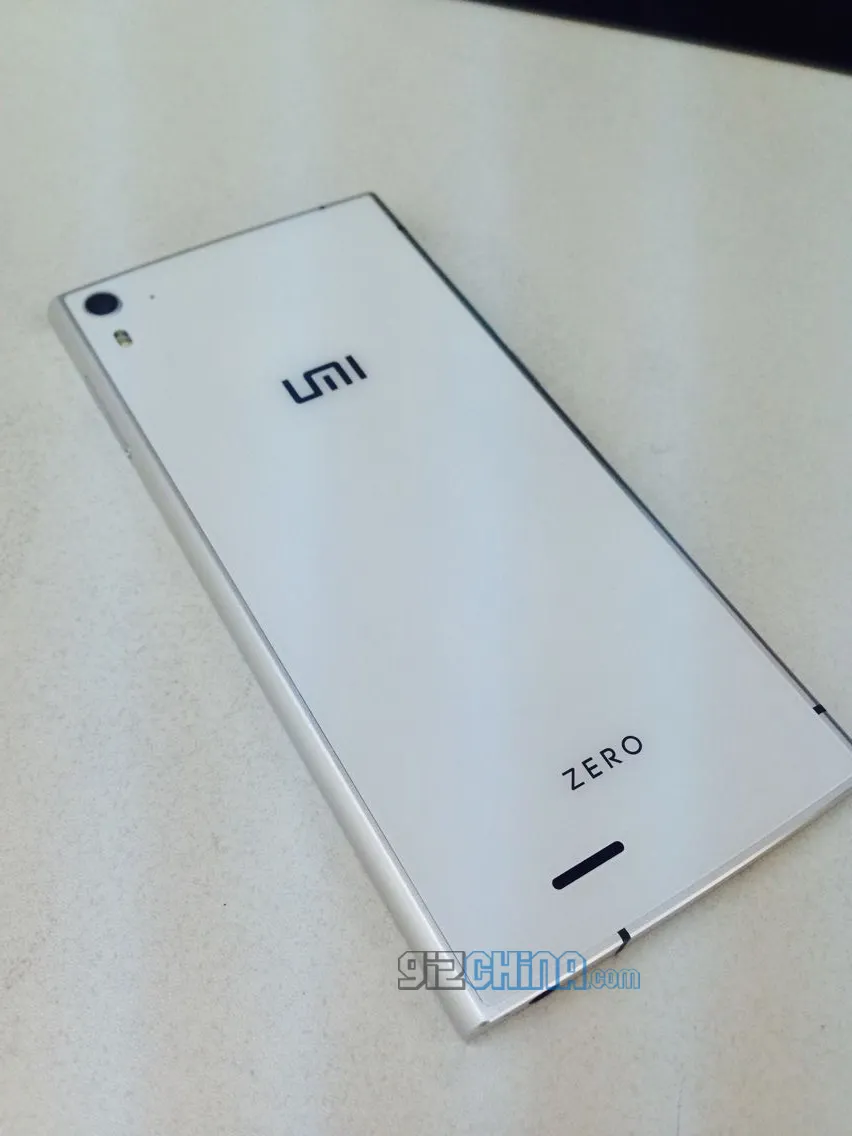 umi zero white