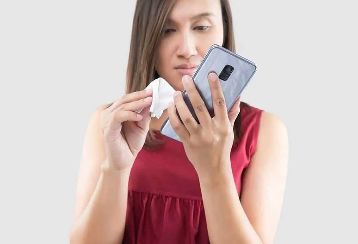 wiping smartphone screen