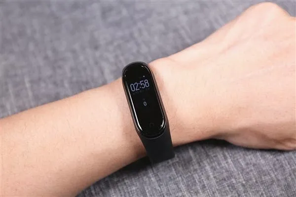 xiaomi mi band 4