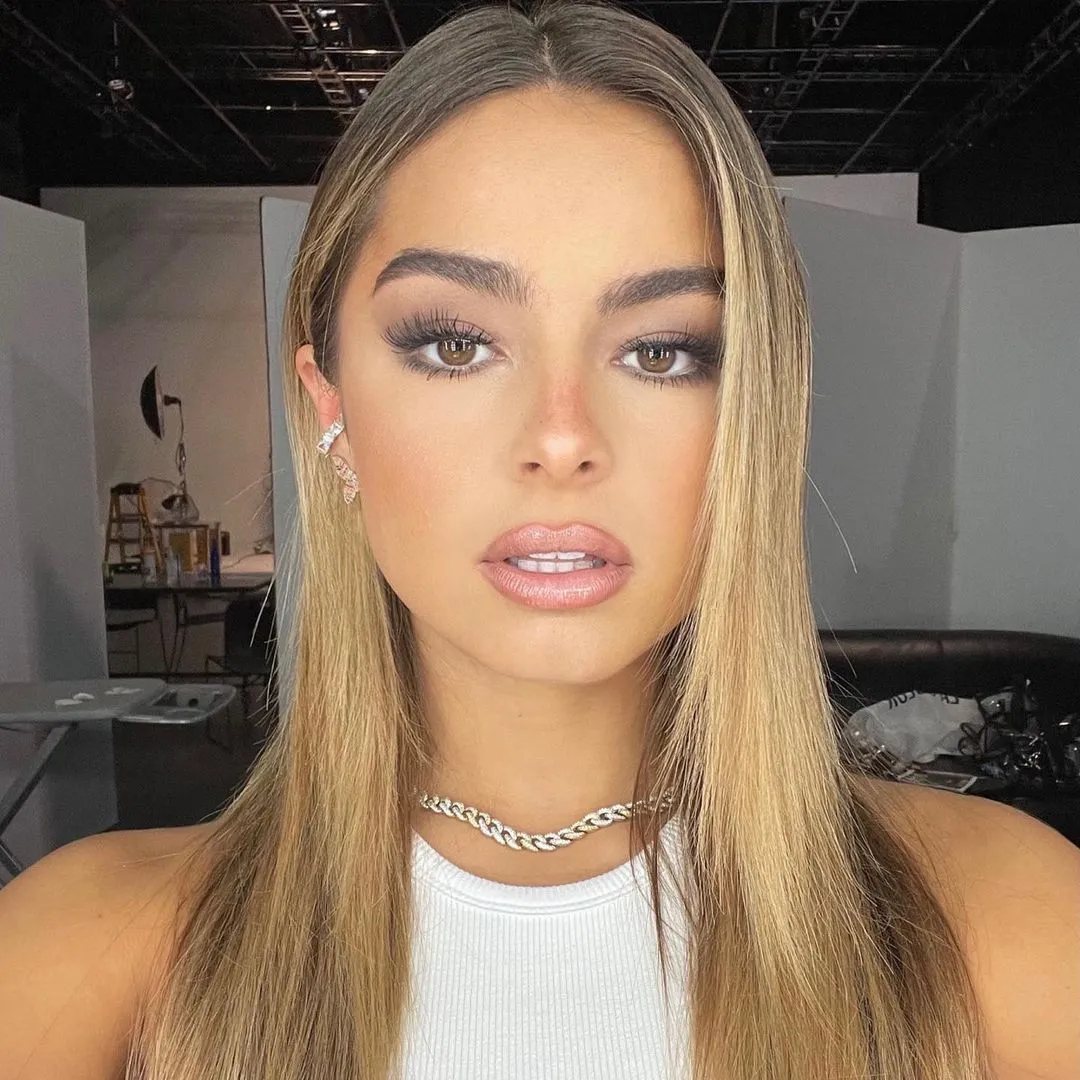 addison rae blonde hair 1635865086