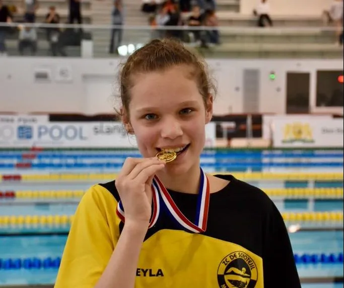 2018 04 06 leyla nederlands kampioene 800m vrij1 e1523254458845