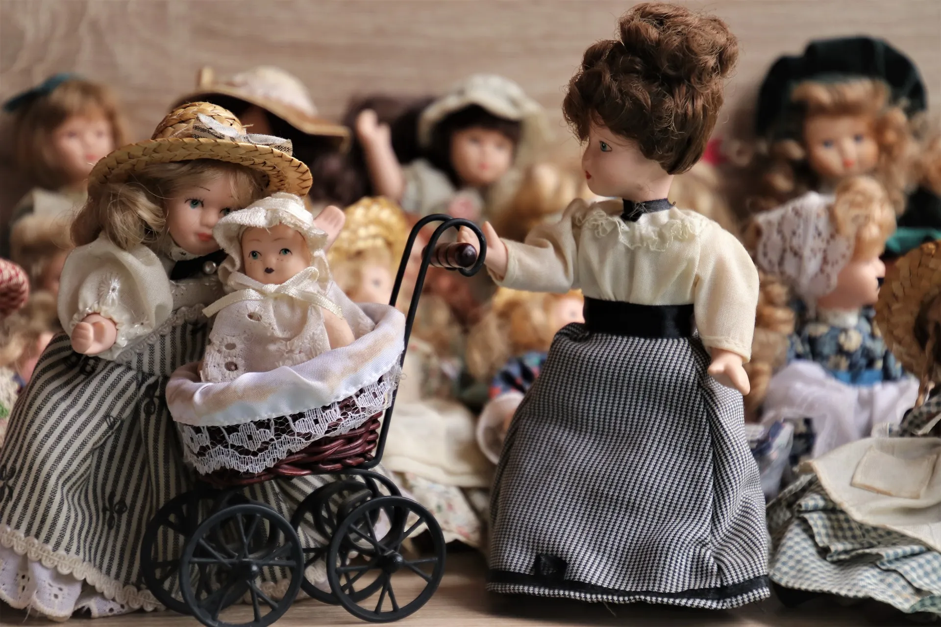 dolls 4059323 1920