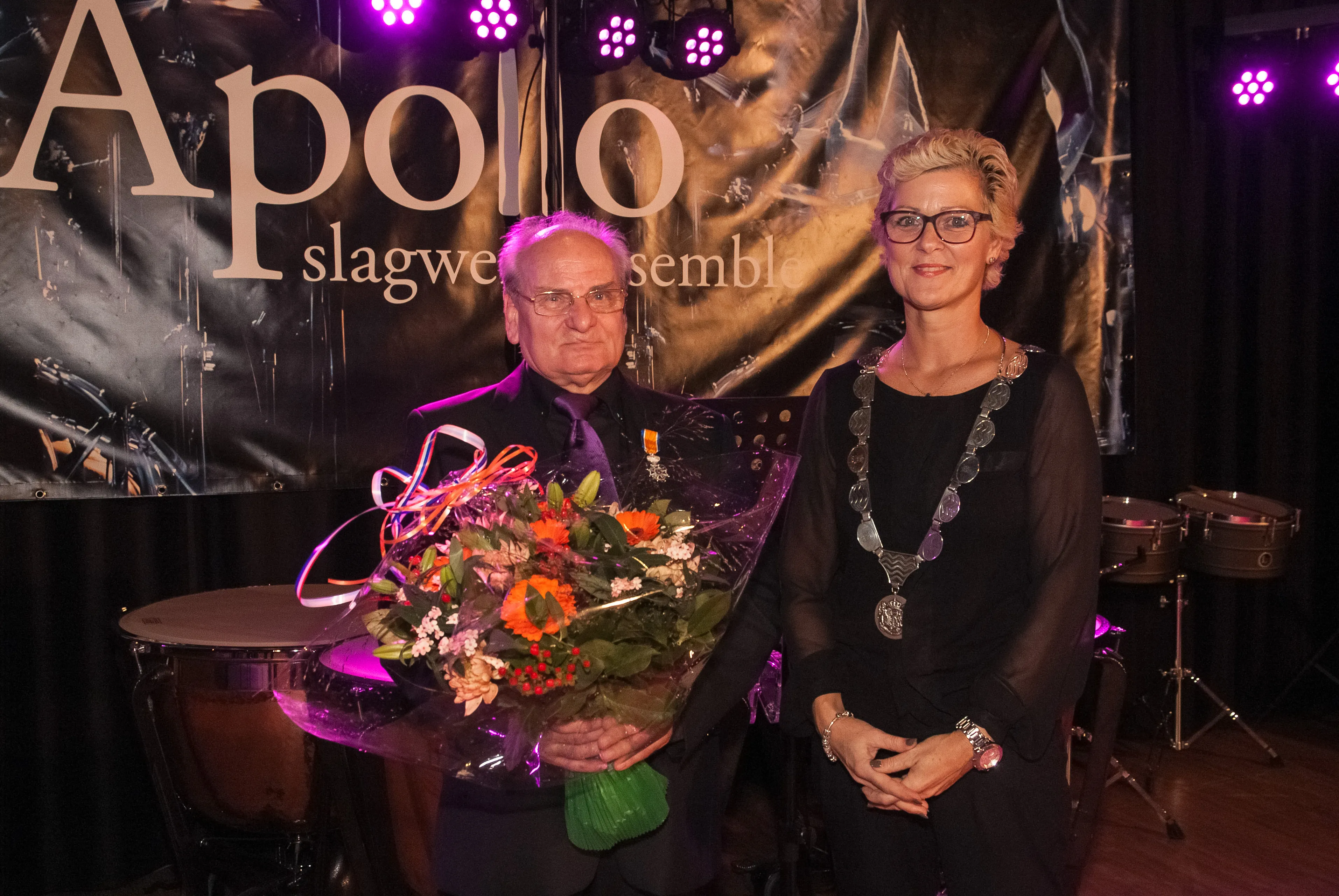 foto uitreiking ko de heer zweerus