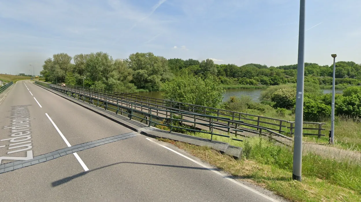 loop en fietsbrug stellendam