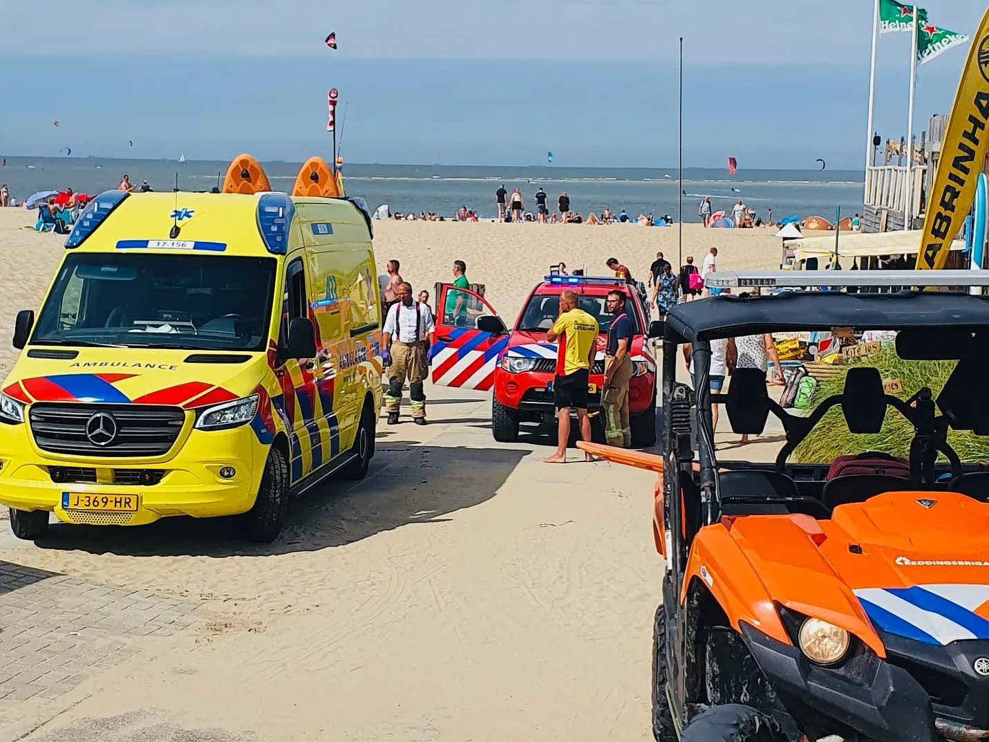 reddingsbrigade samenwerking ambulance brandweer strand