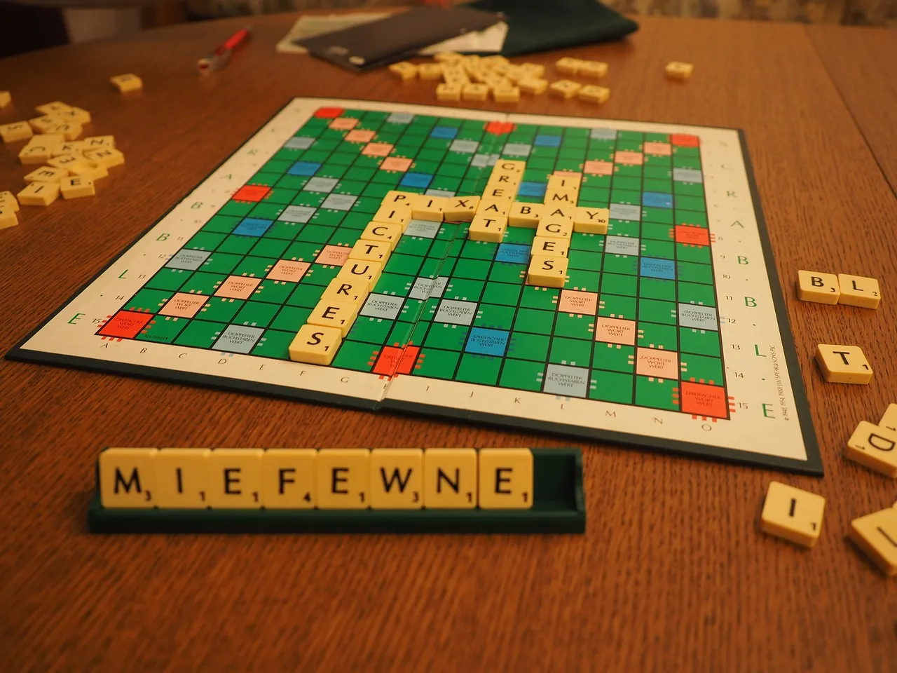 scrabble 2876136 1280