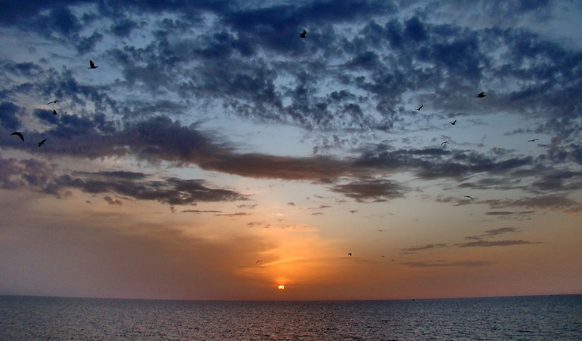 sunset 2395030 1920