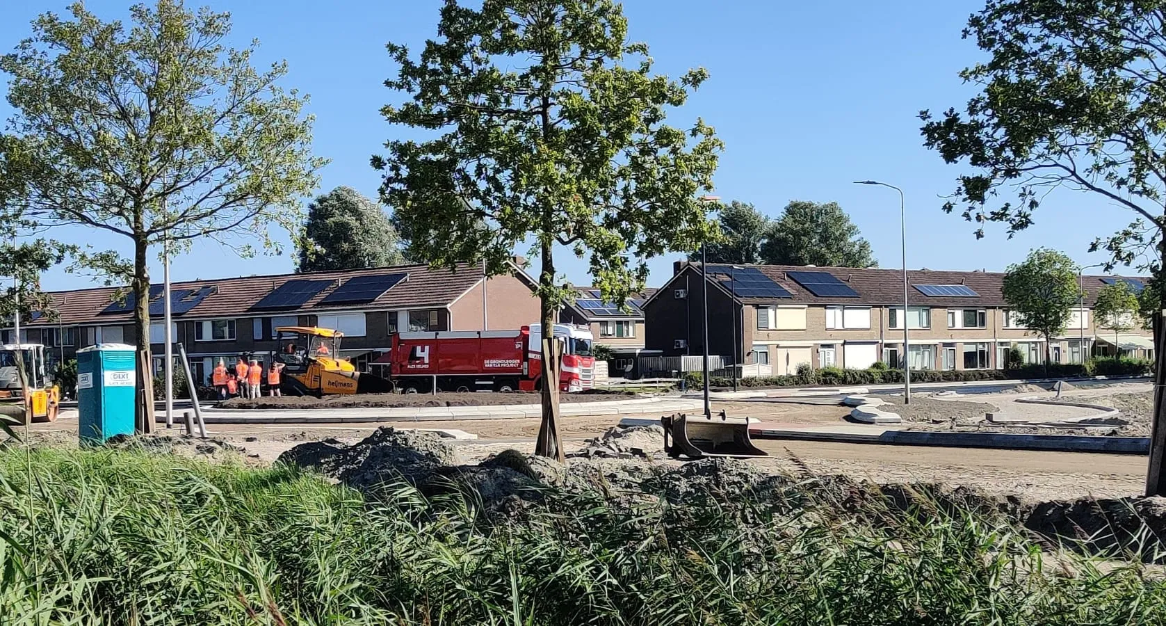 aanleg nieuwe rotonde middelharnis