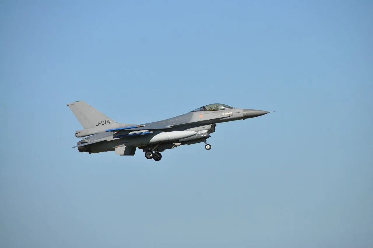 f 16