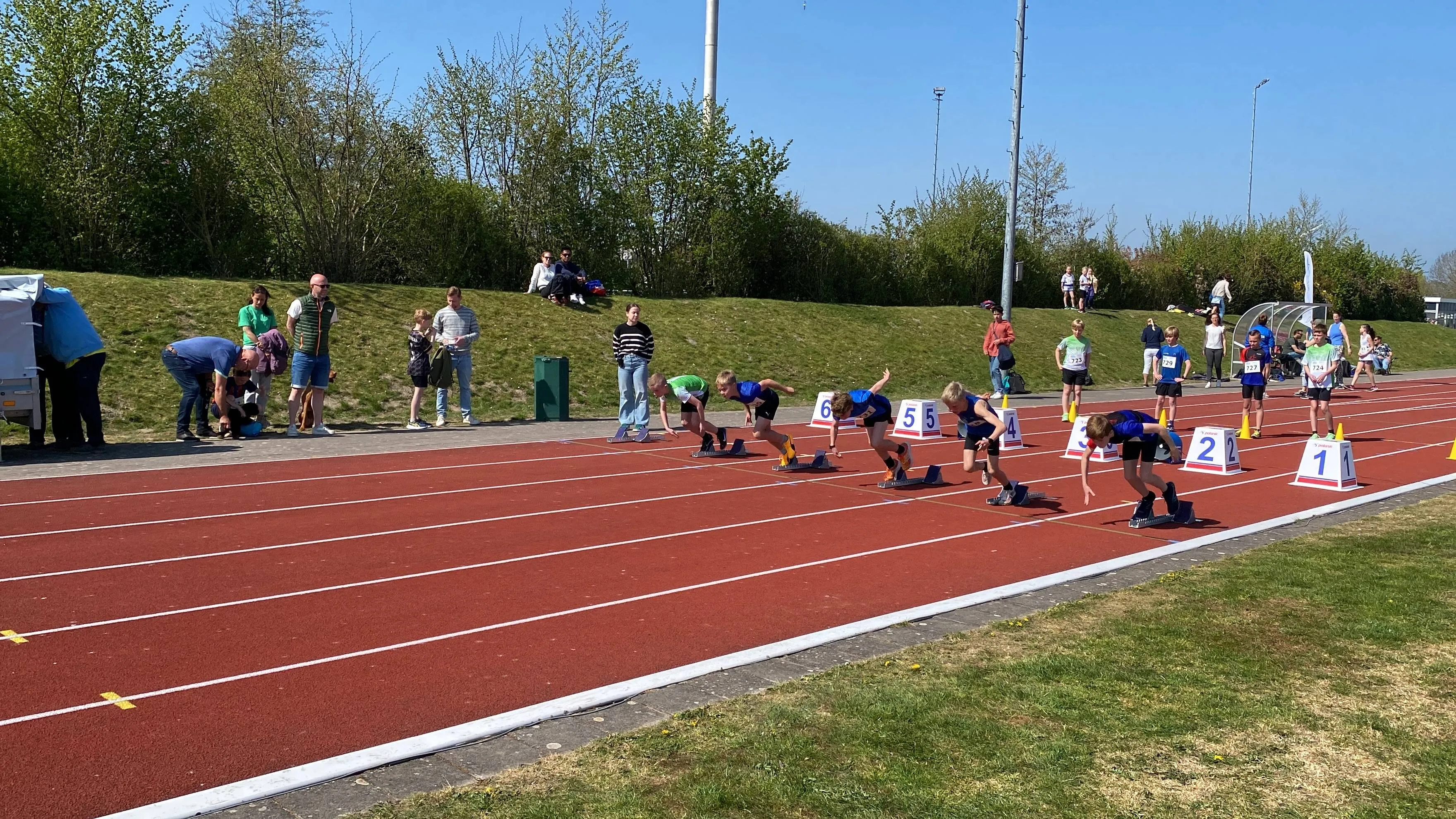 uit de startblokken 60 m sprint jongens onder 12