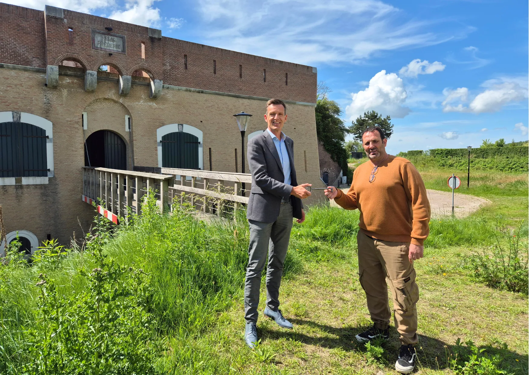 Overhandiging Fort
