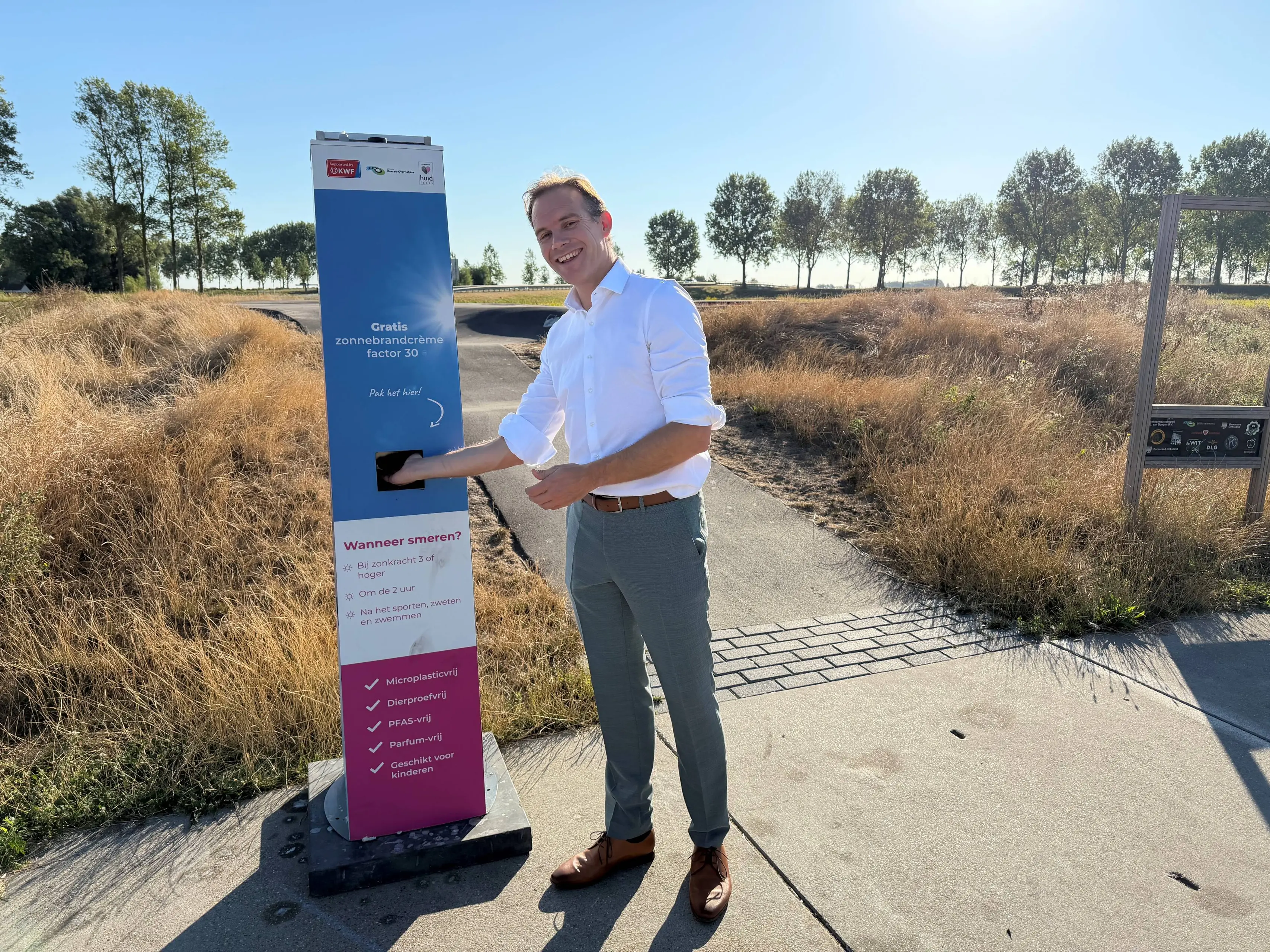 Smeerpaal pumptrack Dirksland - wethouder Daniël Huising 1