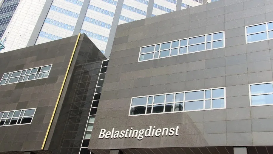 belastingdienst amsterdam 3 915x518 1
