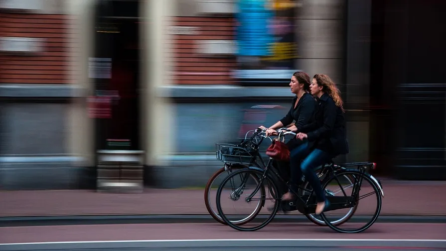 cyclists 690644 1920