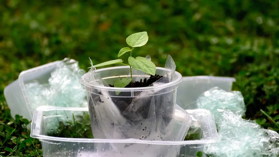 plastic 4473974 1920