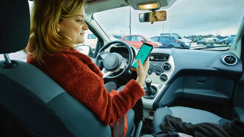 telefoon auto foto politie