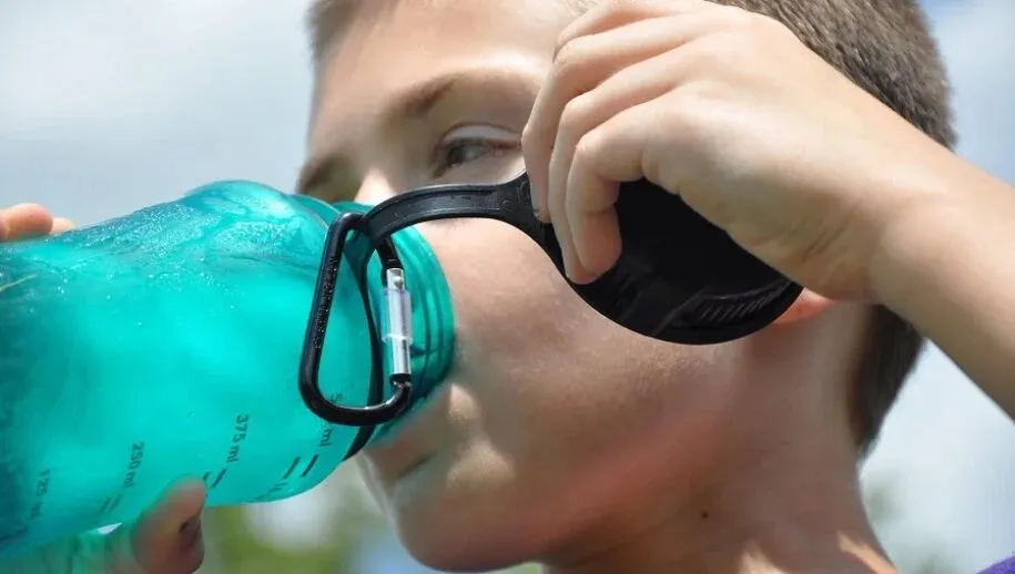 water drinken 915x518 1