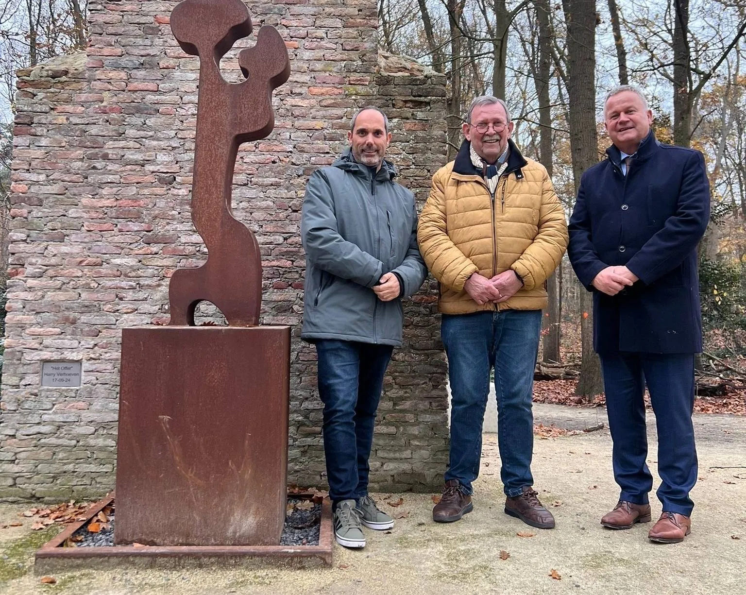 Bestuur Bezinningsbos Goirle vlnr Pepijn Goossens Toine van de Sande Mark van Stappershoef (1)