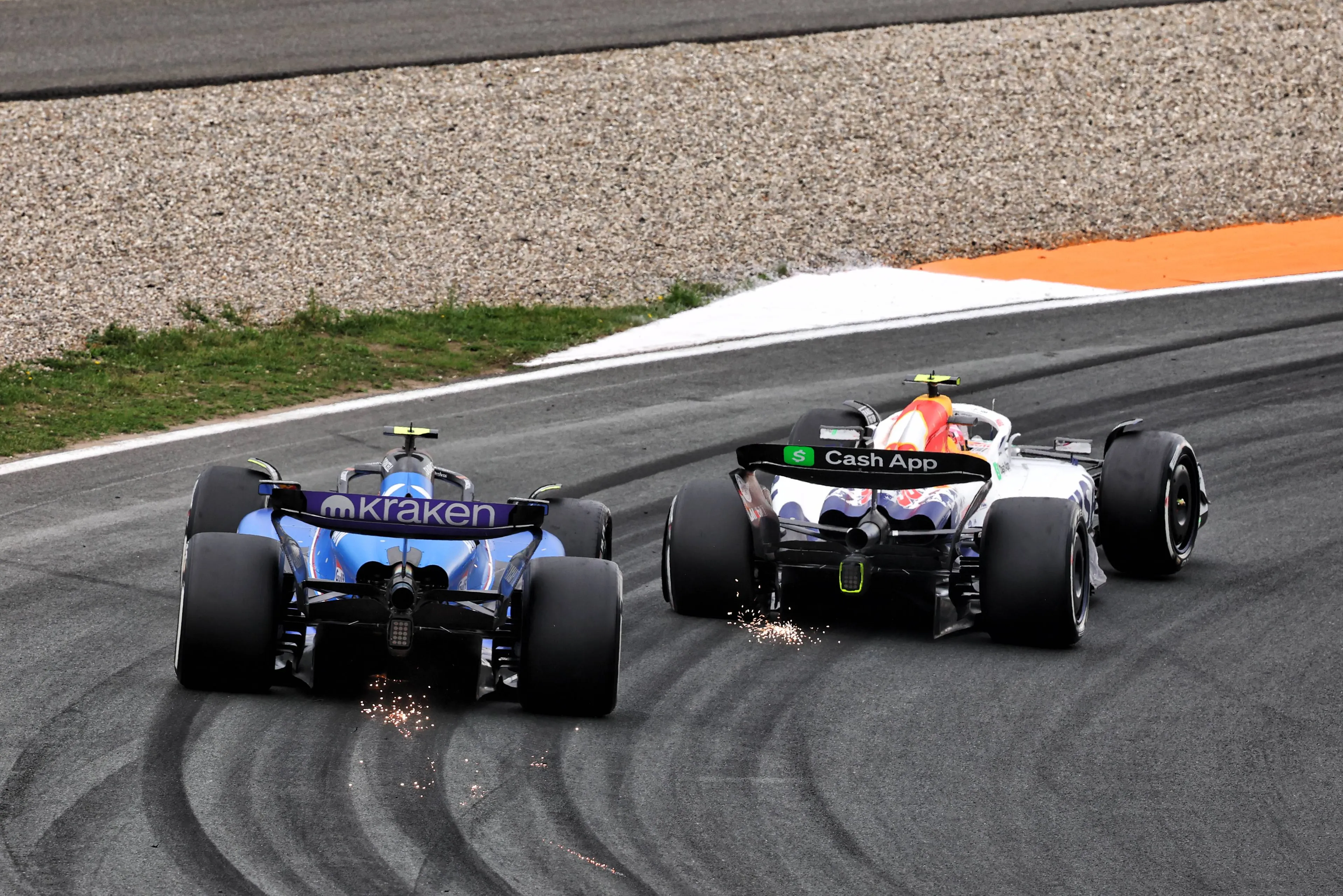 Carlos Sainz vs Liam Lawson op Zandvoort