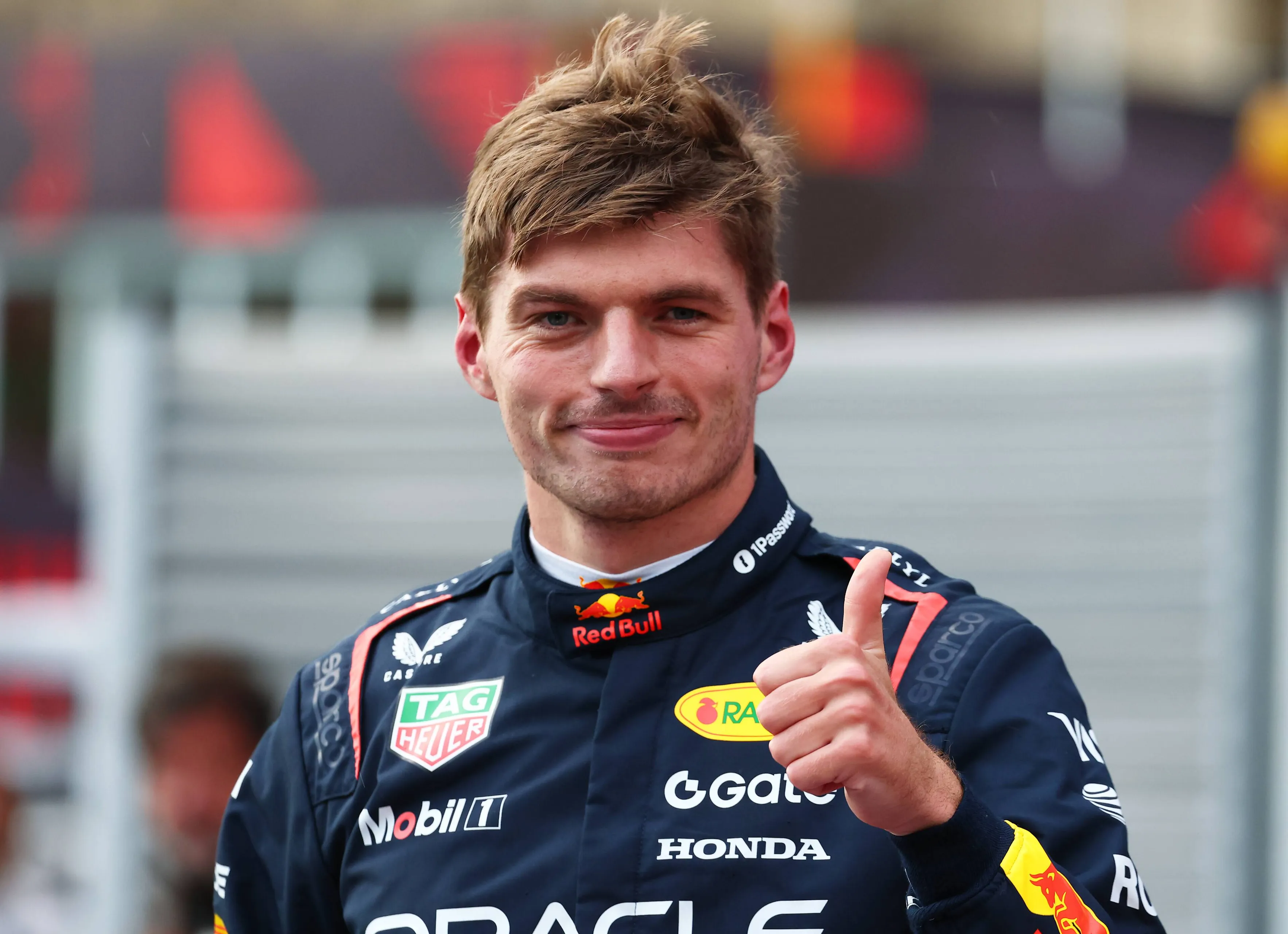 Verstappen viert de pole in Baku