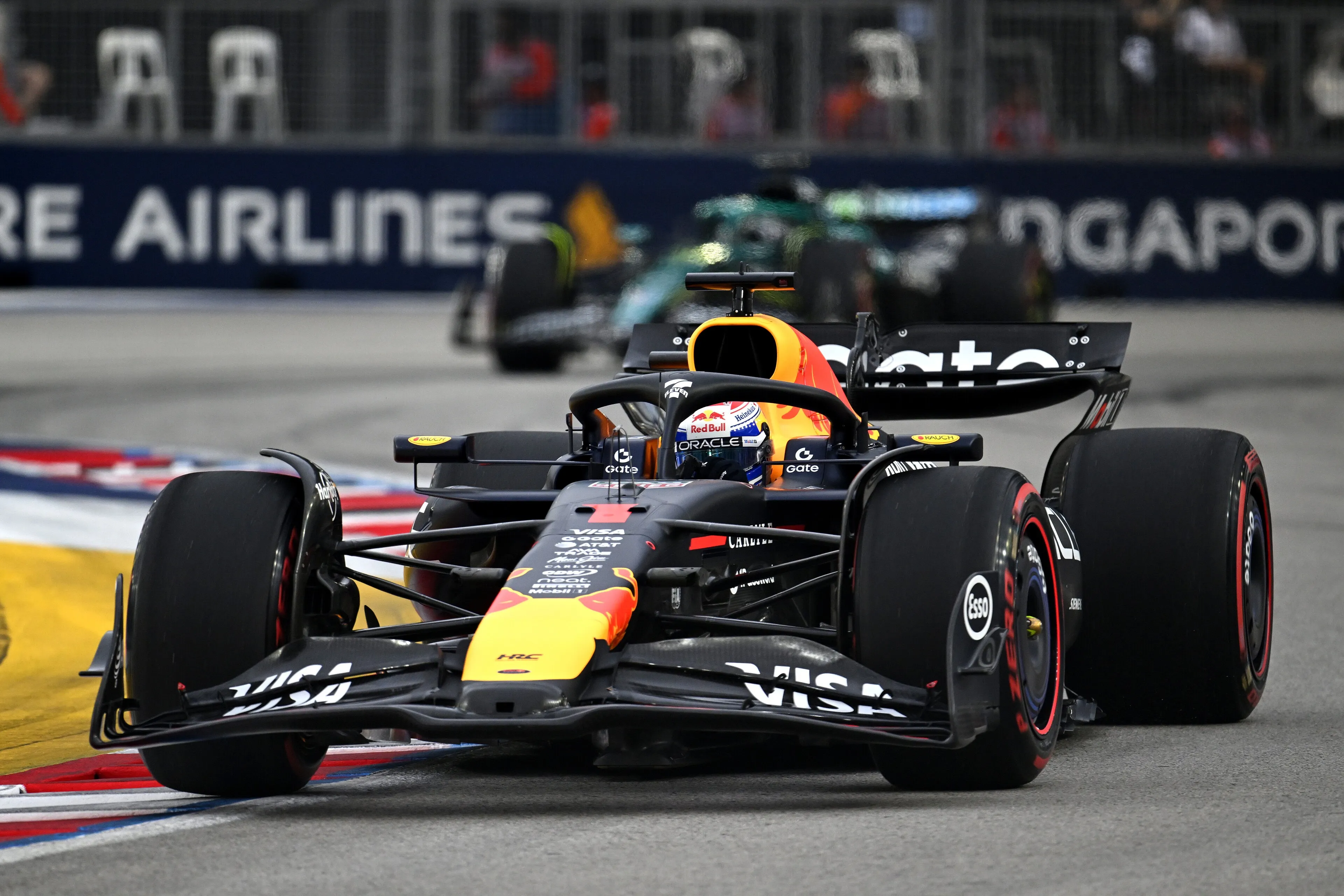 verstappen driving singapore fp1