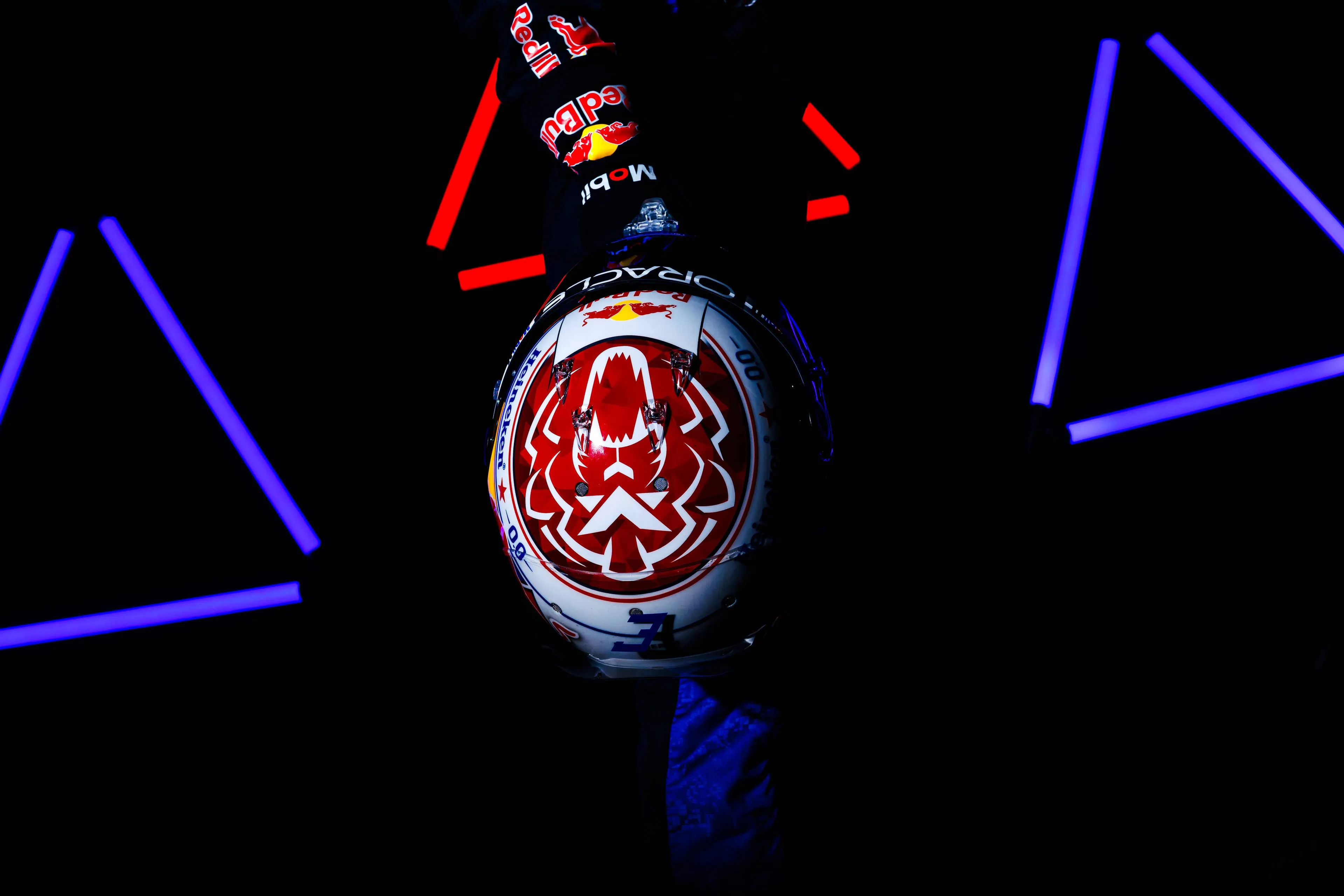 helm-max-verstappen-barcelona-test