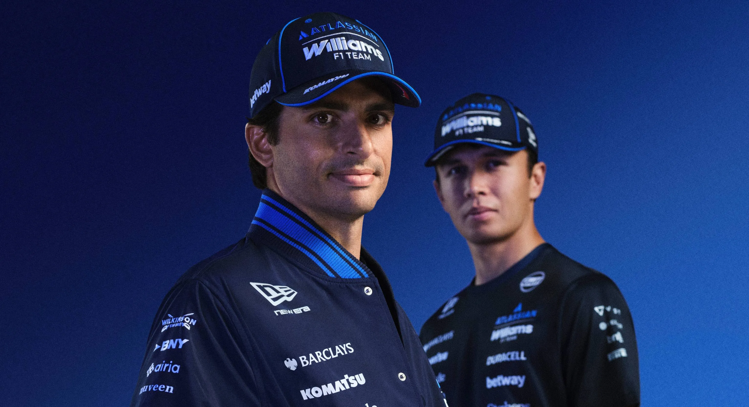 260119_Williams_F1_GROUP_CARLOS_ALEX_MERCH_0236_HR_RGB_BI4fIfDD_20260203102548 (1)