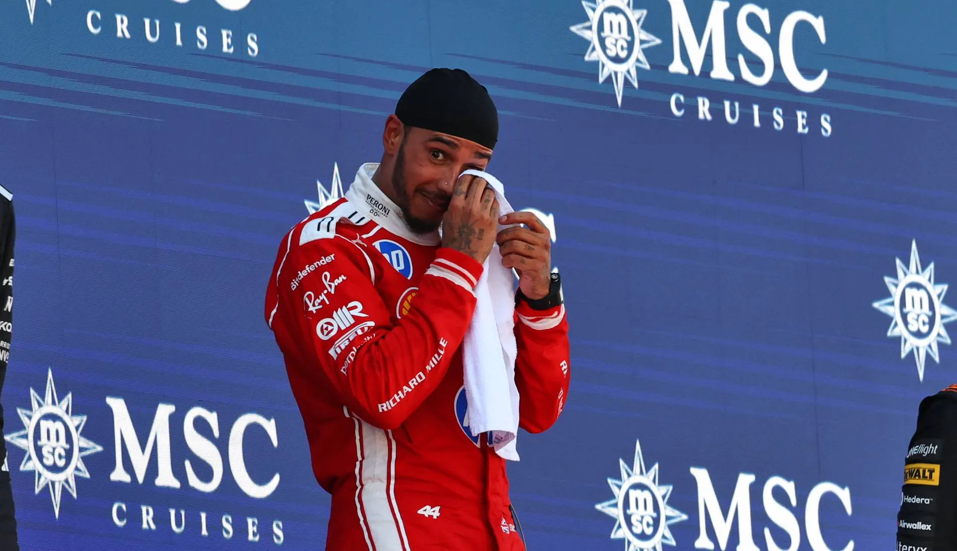 Lewis-Hamilton-jaagt-op-kimi-antonelli