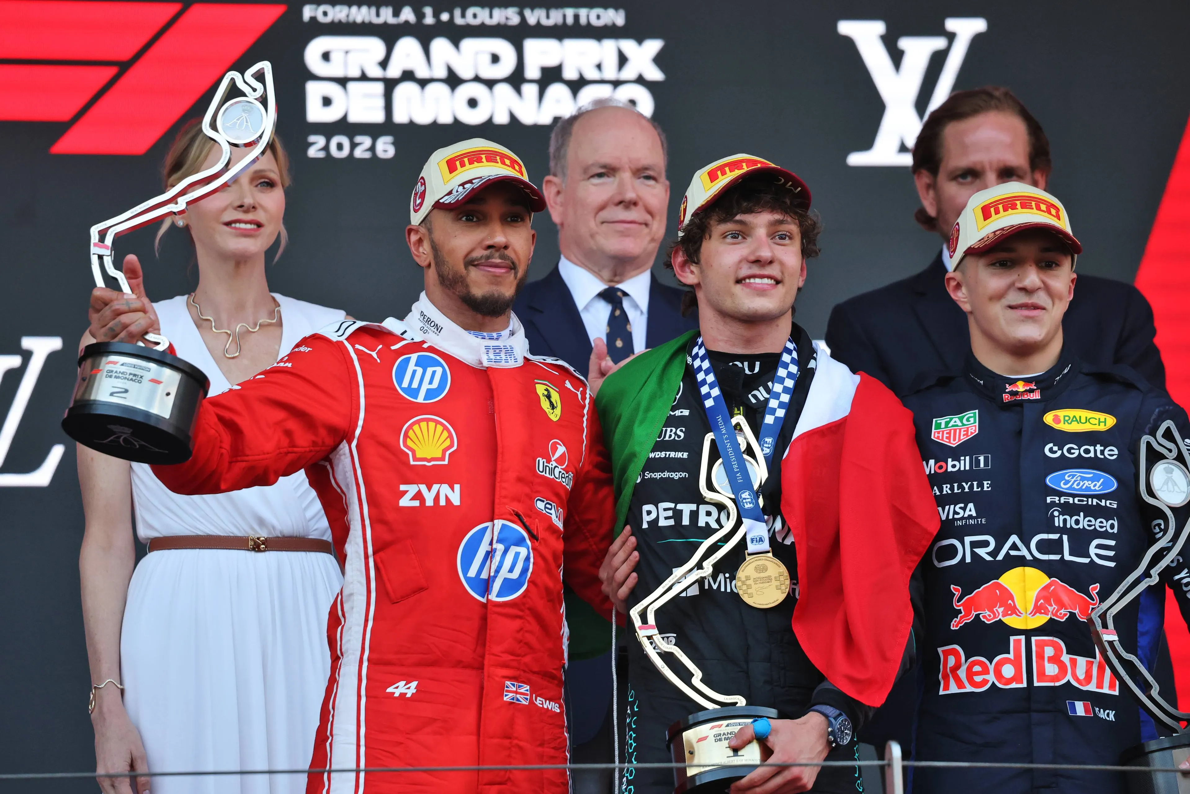 Lewis-hamilton-onder-indruk-kimi-antonelli