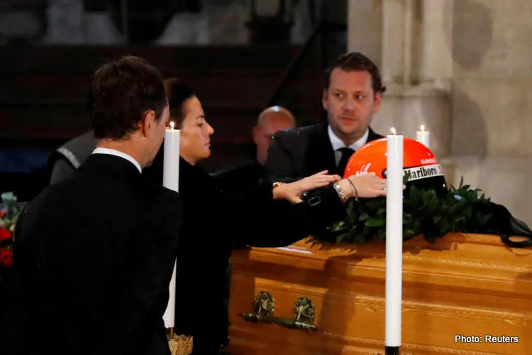 02 niki lauda funeral coffin 29 may 19 12 06 15 pm