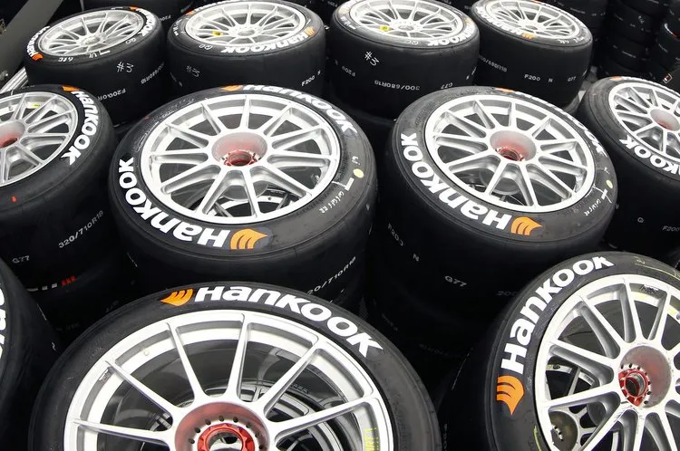 20170309 new generation of hankook racing tyres for the dtm 2017 season 1