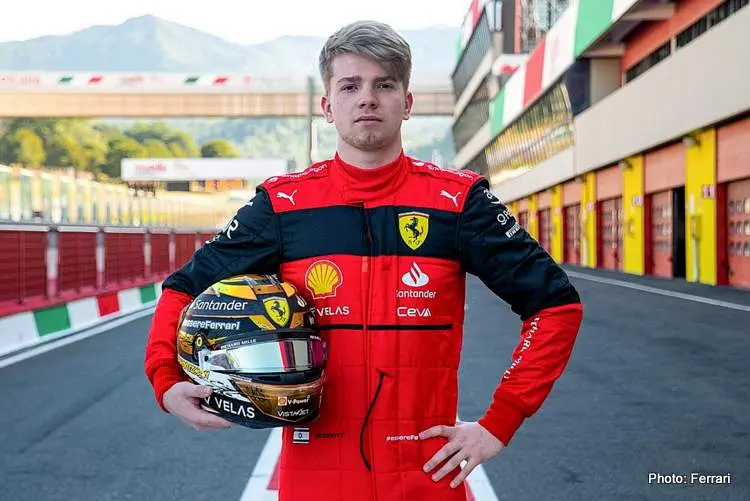 20220812 ferrari f1 robert shwartzman 2