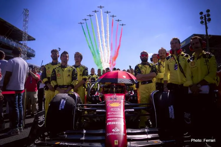 220050 italian gp race sunday gallery ferrari flyover