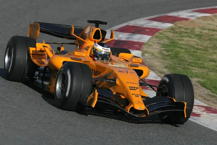 23mclarenmercedesmp421makesitsworlddebut