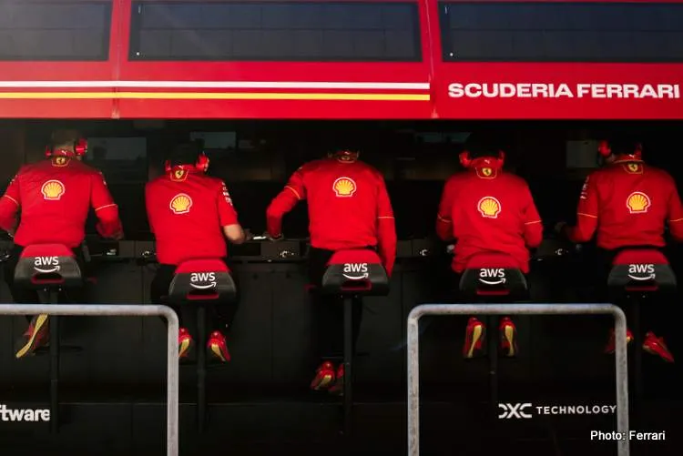 240013 scuderia ferrari bahrain gp friday 84bfbe33 4d1c 4ba5 85eb 34bac190d2bc